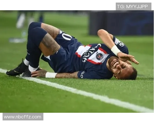 内马尔赛季第五次受伤巴黎欧冠前景堪忧球队需应对挑战 内马尔赛季第五次受伤巴黎欧冠前景堪忧球队需应对挑战