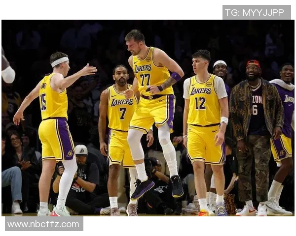 湖人对阵黄蜂精彩比赛录像回顾及精彩瞬间分析